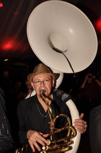 min 2011 03 08 mardi brass band 286